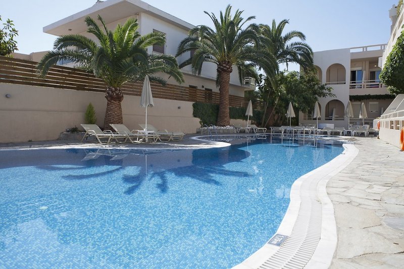 Urlaub im Axos Hotel 2024/2025 - hier günstig online buchen