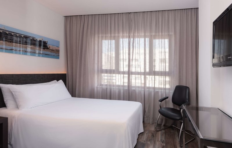 Urlaub im Hotel Cádiz Paseo del Mar, Affiliated by Meliá 2024/2025 - hier günstig online buchen