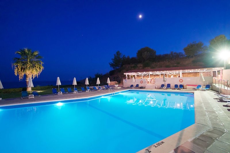 Urlaub im Karavados Beach Hotel 2024/2025 - hier günstig online buchen