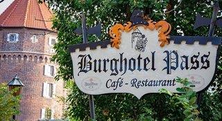 Urlaub im Burghotel Pass 2024/2025 - hier günstig online buchen