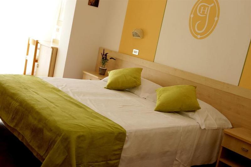 Urlaub im Hotel New Jolie Rimini 2024/2025 - hier günstig online buchen