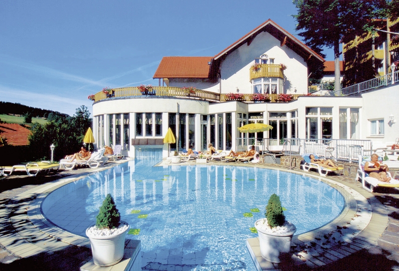 Urlaub im Burghotel am Hohen Bogen 2024/2025 - hier günstig online buchen