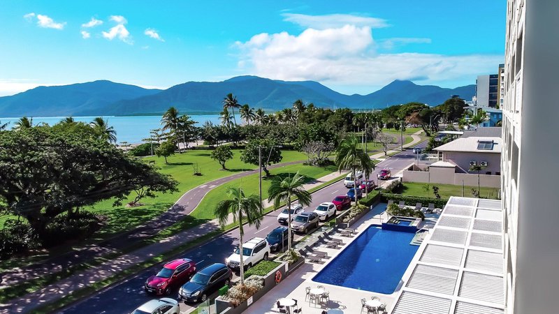 Urlaub im Holiday Inn Cairns Harbourside 2024/2025 - hier günstig online buchen