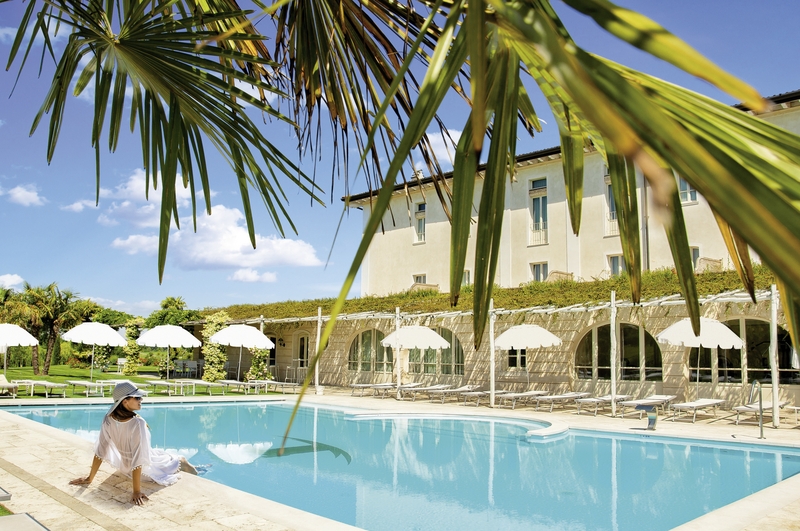 Urlaub im Chervo Golf Hotel Spa & Resort San Vigilio 2024/2025 - hier günstig online buchen