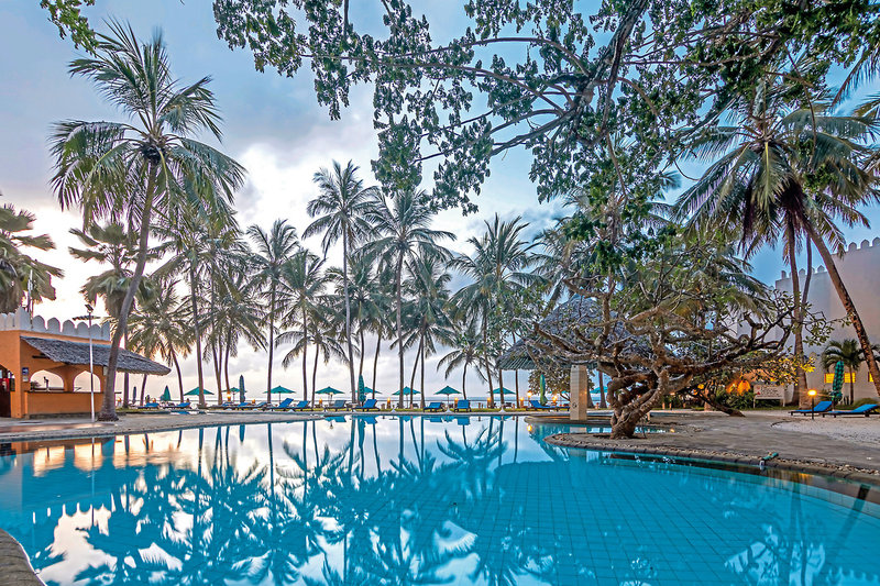 Urlaub im Urlaub Last Minute im Bamburi Beach Hotel - hier günstig online buchen