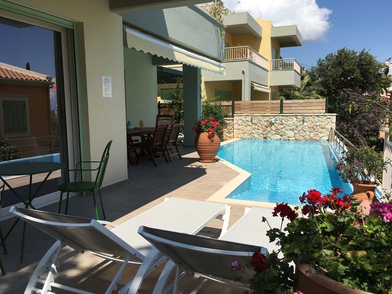 Urlaub im La Riviera Barbati Seaside Luxurious Apartments & Villas 2024/2025 - hier günstig online buchen